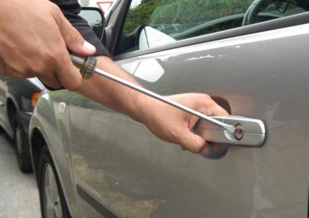 What Are the Benefits of Automotive Locksmith Services